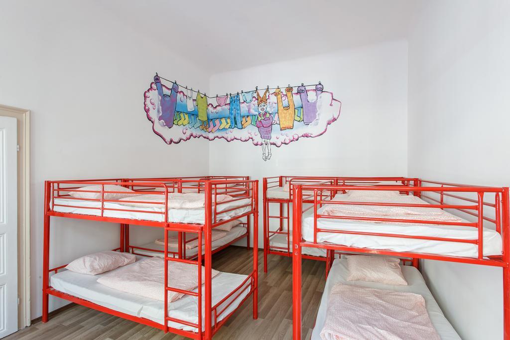 Ruin Bar Party Hostel - Budapest