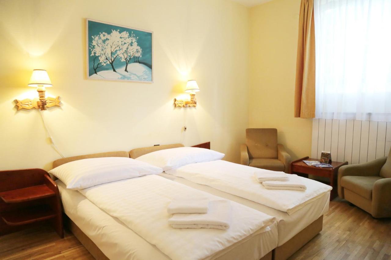 Hotel Bara Gellert