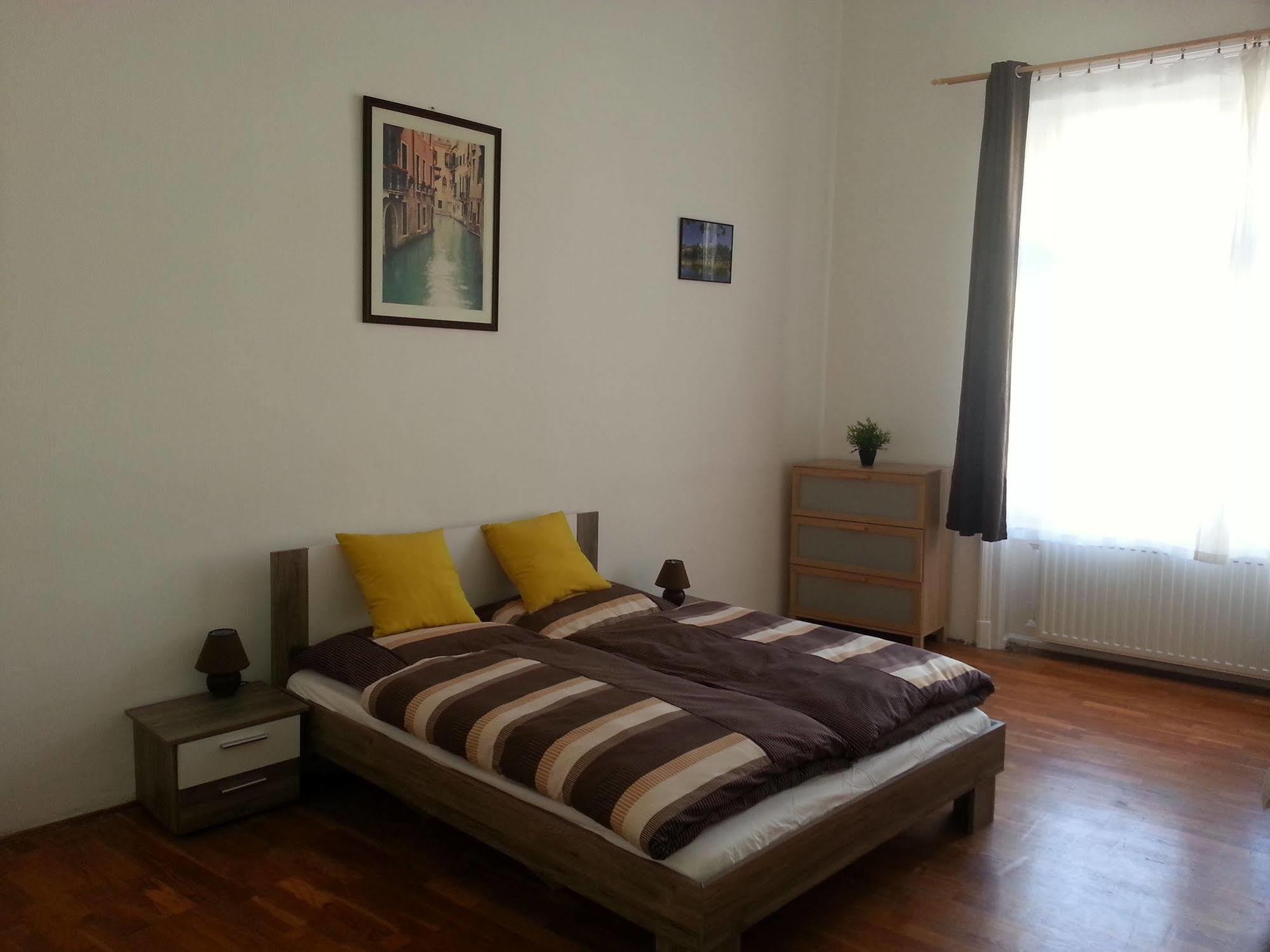 Caterina Private Rooms And Apartments - Budapest
