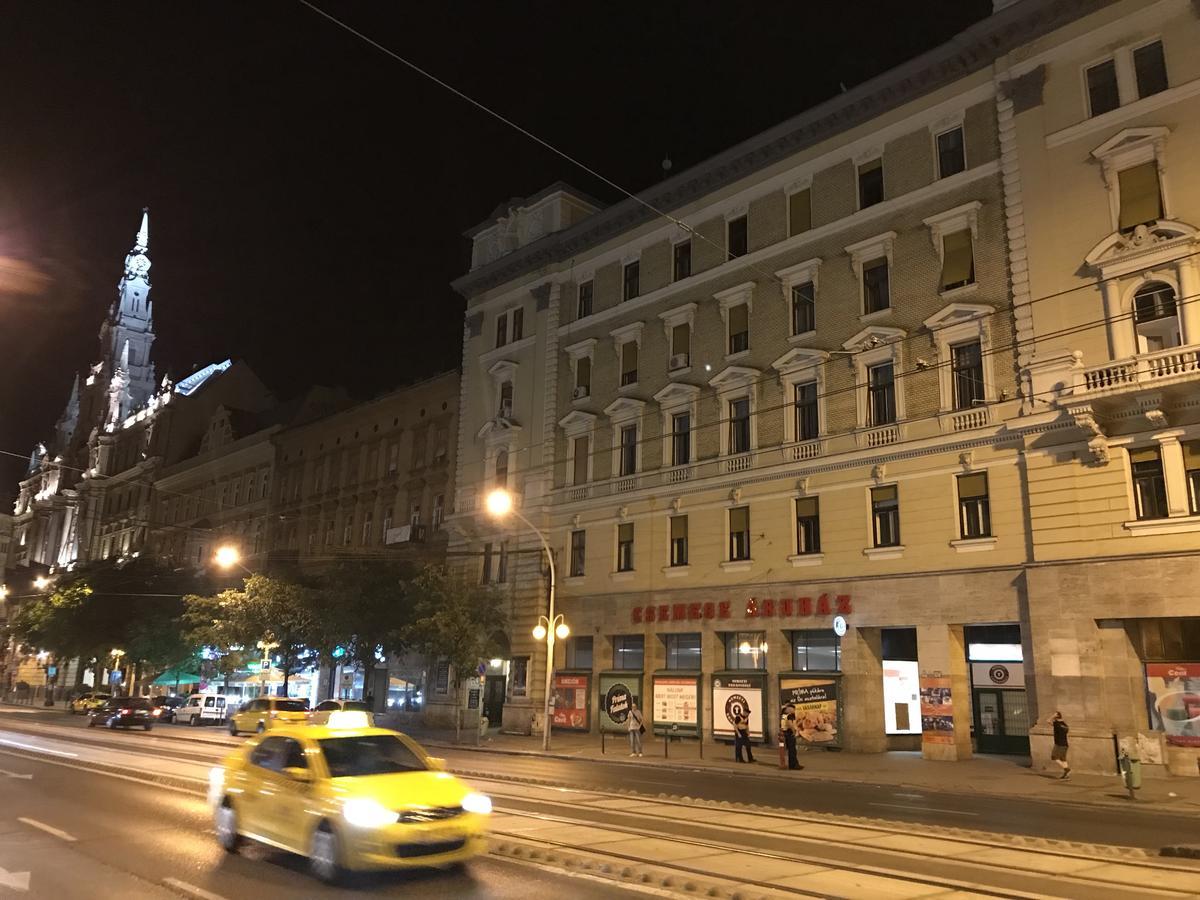 Baraka Hostel - Budapest