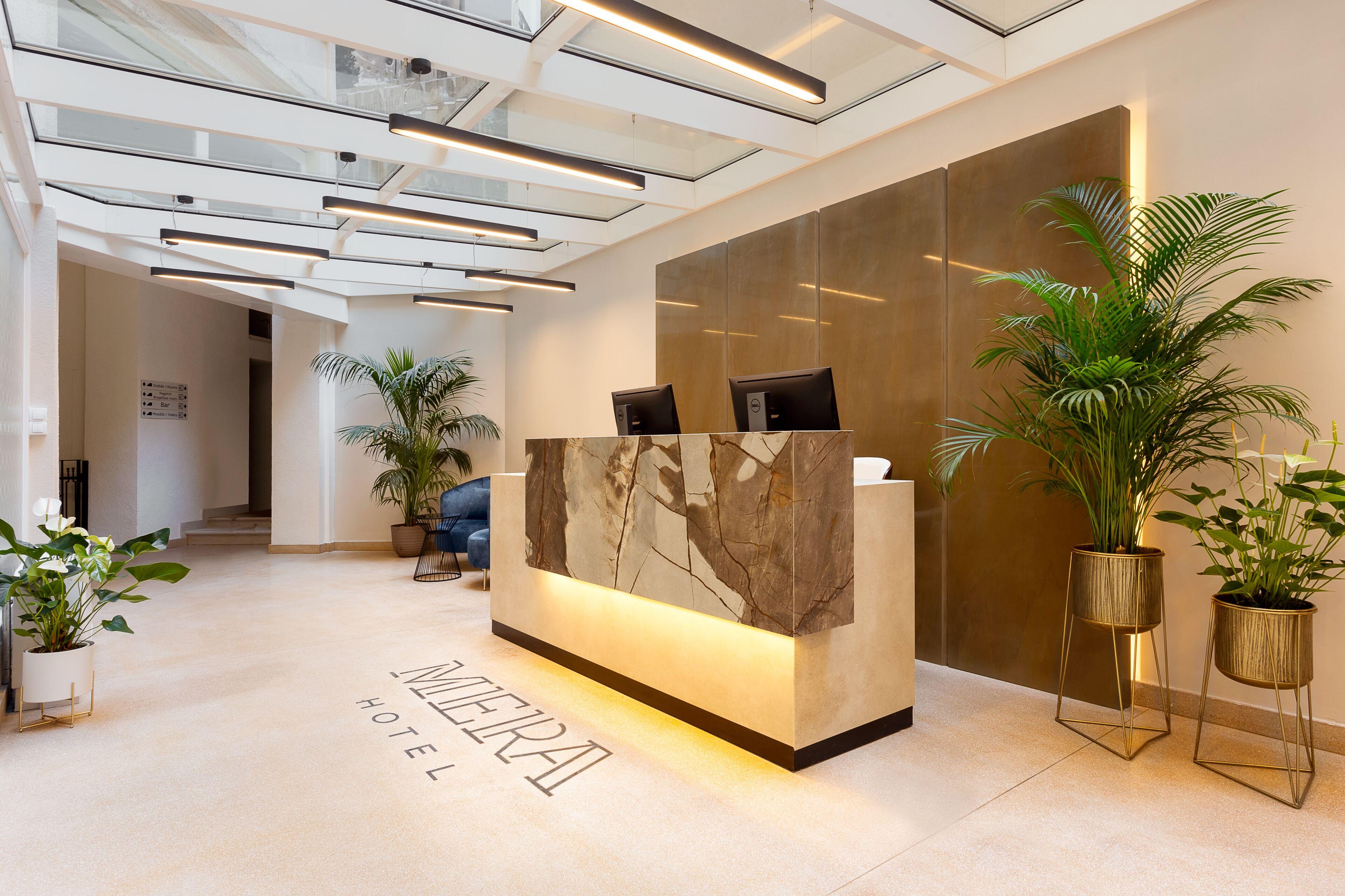 Mera Hotel