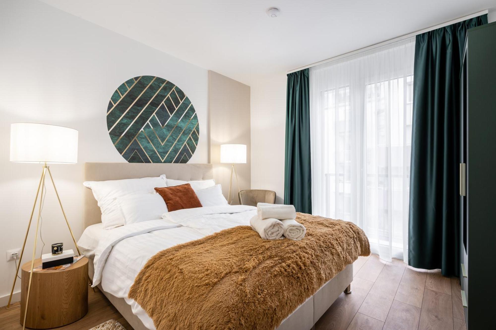 Rose Garden Residence - Boutique Apartments In City Center