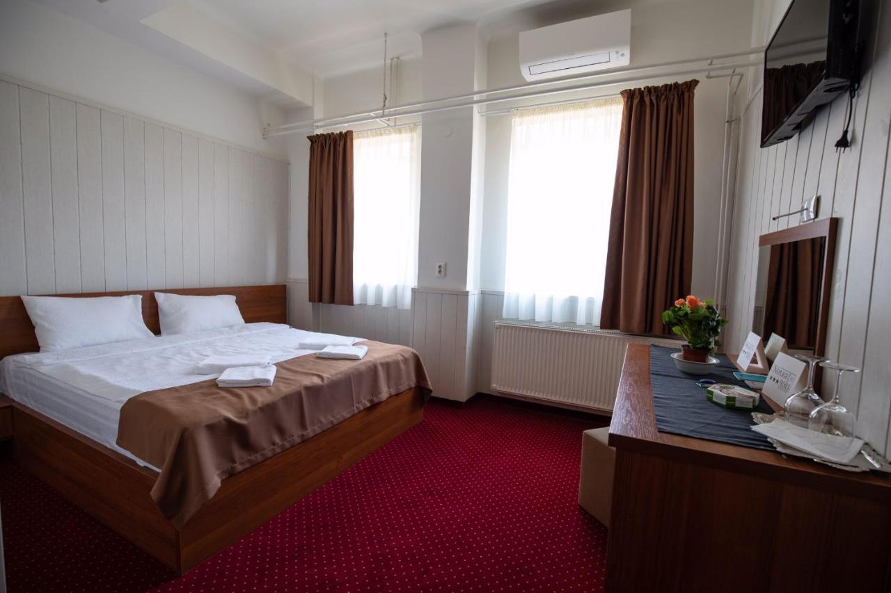 Nepliget Hotel
